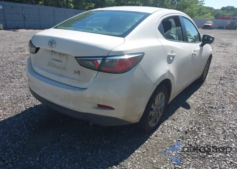 2017 Toyota Yaris Ia z USA, uszkodzony, nr VIN 3MYDLBYV0HY167868